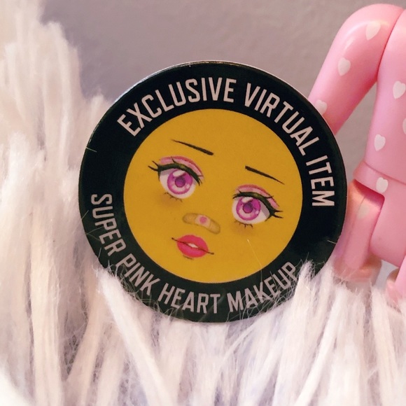 cSapphire Roblox Toy with Super Pink Heart Face Code - Picture 5 of 8